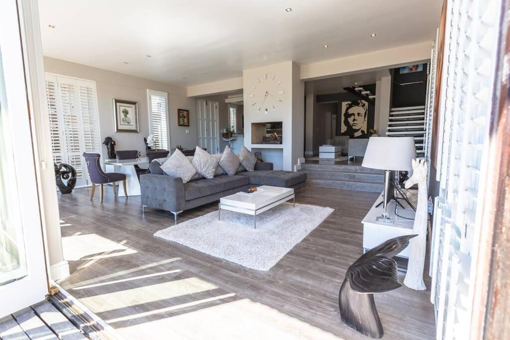 Hollywood On The Hill Villa Cape Town Exterior photo